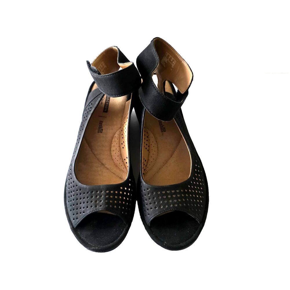 Clarks Collection Perforated wedge Sandals Black Sz 9 - Picture 2 of 9